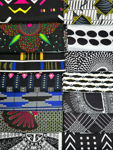 Black, White & a Pop of Color - Giant Clam Toss Quilt Kit